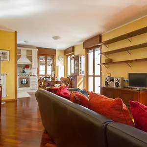 https://bright-house-with-2-bedrooms-a-unique-terrace.it-lombardy.com